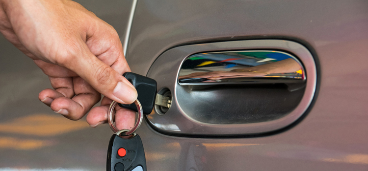 Car door lock repair in Walnut Park
